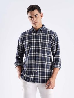 TURMS - Men Navy Blue Cotton Checks Shirt