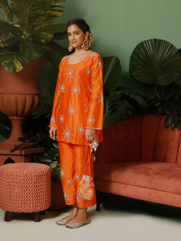 Midushi Bajoria - Silk Chanderi with Hand Embellishment In Star Pattern Co-Ord (Set of 2)