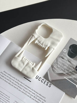 Treemoda - 3D Skull, Tiger Fangs Silicone Protective Phone Case (iPhone 15)