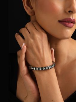 SWABHIMANN - Riyana Green Polki Kada