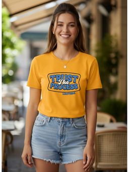 LEOTUDE - Women Printed Regular Fit Mustard T-Shirt