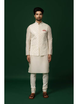 KISAH - Men White Textured Silk Blend Kurta Jacket Churidar Set with Geometric Pattern
