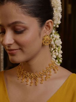 ZARIIN - Petals of Gold Gift Set Necklace with Earring