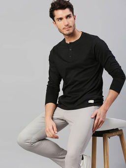 Dennis Lingo - Men Black Solid Henley Neck T-Shirt