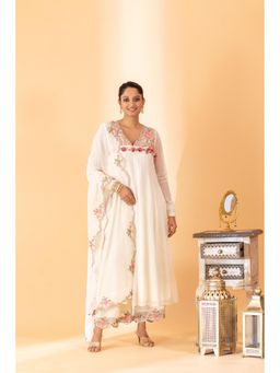 Sshilpa Samriya - Off White Hand Embroidered Anarkali with Palazzo and Dupatta (Set of 3)