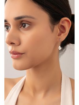 QUENE CRAFTED FOR ELEGANCE - Silver Hanging Clover Earrings
