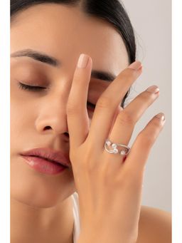 QUENE CRAFTED FOR ELEGANCE - Silver 4 Twinkle Ring