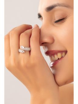 QUENE CRAFTED FOR ELEGANCE - Silver Cob Ring