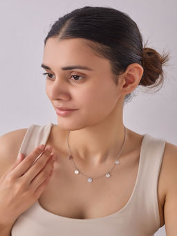 QUENE CRAFTED FOR ELEGANCE - Silver 5-Round Pendant Necklace