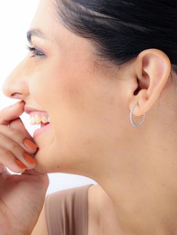 QUENE CRAFTED FOR ELEGANCE - Silver Hooper Earrings