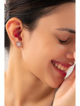 QUENE CRAFTED FOR ELEGANCE - Silver Crystal Flower Earrings