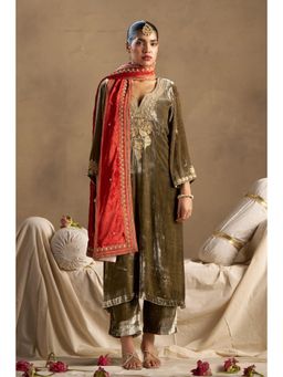 Doree By Rinkie - Women Velvet Olive Embellished Kurta with Pant and Dupatta