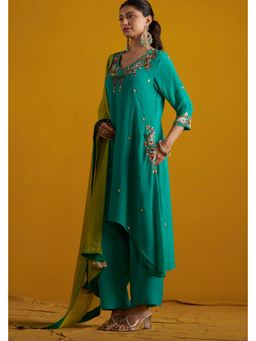 Doree By Rinkie - Women Chinon Green Embroidered Kurta with Pant and Dupatta