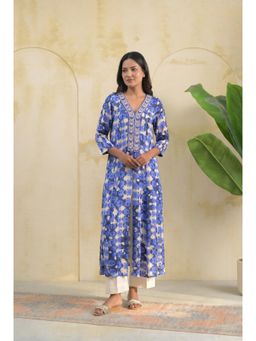 Doree By Rinkie - Women Georgette Blue Embroidered Kurta with Pant