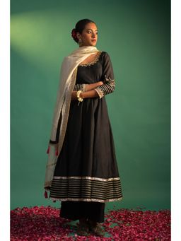Doree By Rinkie - Women Polyester Black Embroidered Anarkali Kurta with Pant and Dupatta