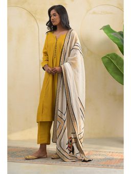 Doree By Rinkie - Women Chwitheri Mustard Printed Kurta with Pant and Dupatta
