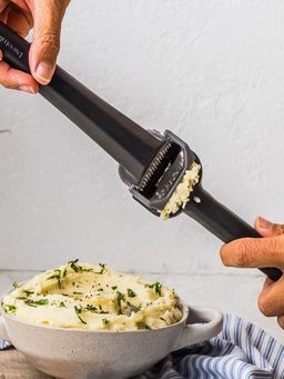 Dreamfarm - Garject Lite For Thinkitchen Non-Scratch Garlic Press With Ejector Black