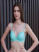 Green color option, Sold out, Currently selected