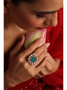 SWABHIMANN - Rayna Emerald Kundan Ring
