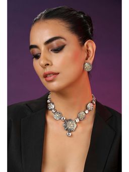 SWABHIMANN - Sayoni Silver Plated Polki Necklace with Earrings Set