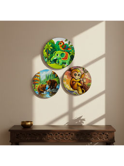 ExclusiveLane - Multi-Color Little Explorers Decorative Wall Plates (Pack of 3)