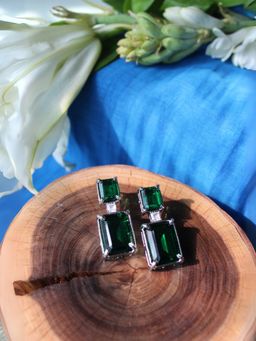 Spring Soul - Emerald Regal Drop Earrings