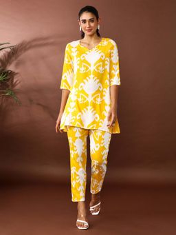 Jaipur Kurti - Yellow Printed Straight Kurta and Pant (Set of 2)