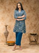 Navy Blue color option, Currently selected