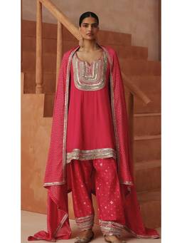 Basanti Kapde aur Koffee - Pink Carmine Opulence Embroidered Kurta with Salwar and Dupatta