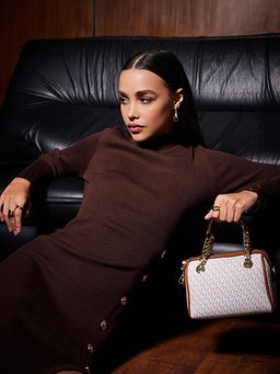 Kazo - Off White Signature Handbag (M)