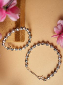 VIRAASI - Silver Round Charm Thread Anklets