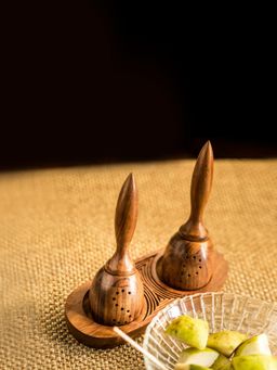 ExclusiveLane - Unique Slanting Salt And Pepper Shaker With Wooden Engraved Tray In Sheesham Wood