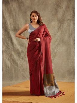 SALWAR STUDIO - Maroon Cotton Solid Saree Without Blouse