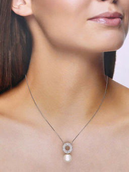 Kai Jewel - Sterling Silver Pearly Encrust Chain Necklace & Earrings Set