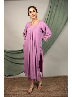 Priya Chaudhary - Purple Sequined Kurta and Pant (Set of 2)