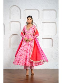 Yuvrani Jaipur - Blush Pink Floral Belted Anarkali Kurta With Pant And Dupatta (Set of 4)