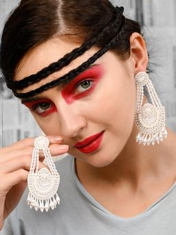 Odette - Necklace shape Pearl earring