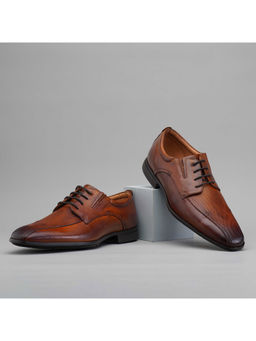 Ruosh - Men Textured Formal Derbies Tan