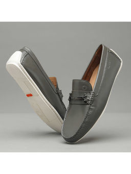 Ruosh - Men Solid Loafers Grey