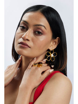 AMOSSH - 18K Gold Plated Stones Pair Of Flower Earrings