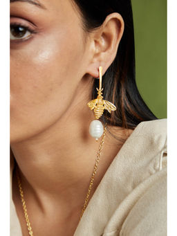 AMOSSH - 18K Gold Plated Pearl Pair Of Makhi Earrings