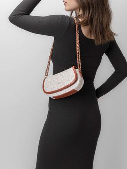 EN TOI - Iris Cream Sling Bag
