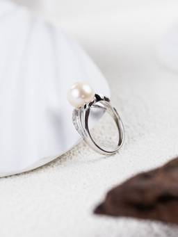 MISS JO - White 92.5 Sterling Silver Triple Shank Pearl Ring