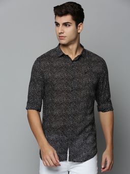 SHOWOFF - Mens Spread Collar Black Printed Shirt
