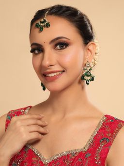 Nuyug - 22K Gold Plated Emerald Green Drop Earrings and Maangtikka Set