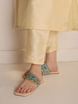 Inc.5 - Womens Cream Ethnic Embroidered One Toe Flat Slip-On