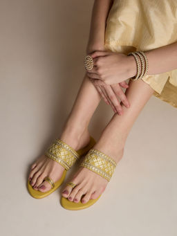 Inc.5 - Womens Yellow Ethnic Embroidered One Toe Flat Slip-On