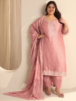 Extra love by Libas - Plus Size Women Peach Embroidered Kurta with Pant and Dupatta (Set of 3)