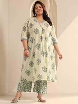 Extra love by Libas - Plus Size Women Off White Floral A-Line Kurta with Pant (Set of 3)