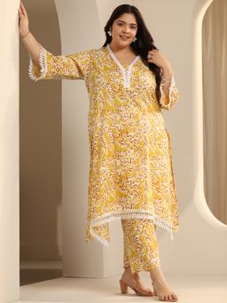 Extra love by Libas - Plus Size Women Plus Size Mustard Floral Kurta with Pant